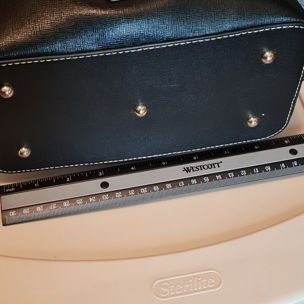 Dooney & Bourke Mini Barlow (black)